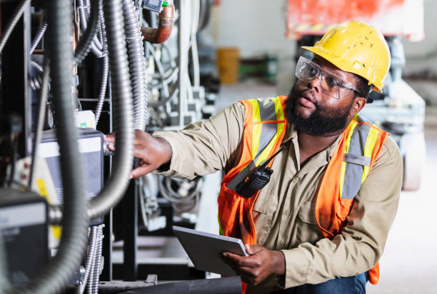 Best Affordable Electrician  in Lindsay, CA