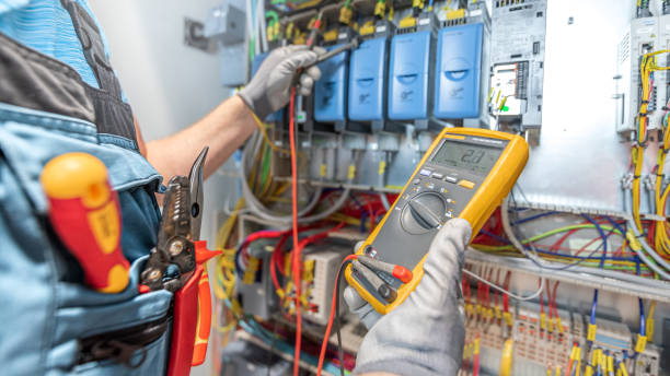 Best Local Electrician Companies  in Lindsay, CA